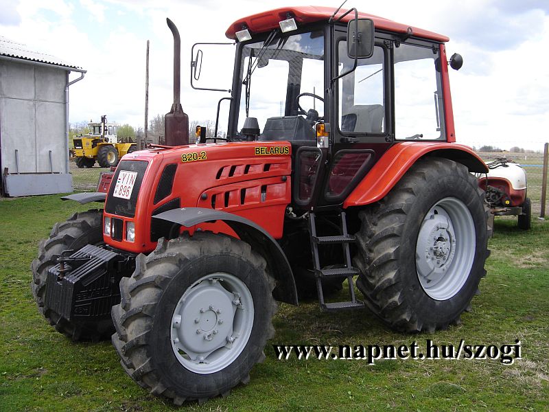 mtz820.jpg